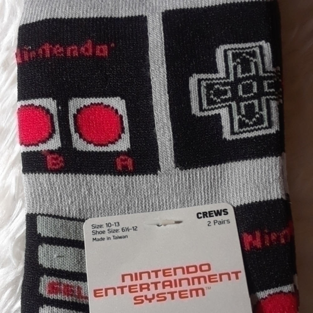 Nintendo Entertainment System Crew Socks - Picture 3 of 4